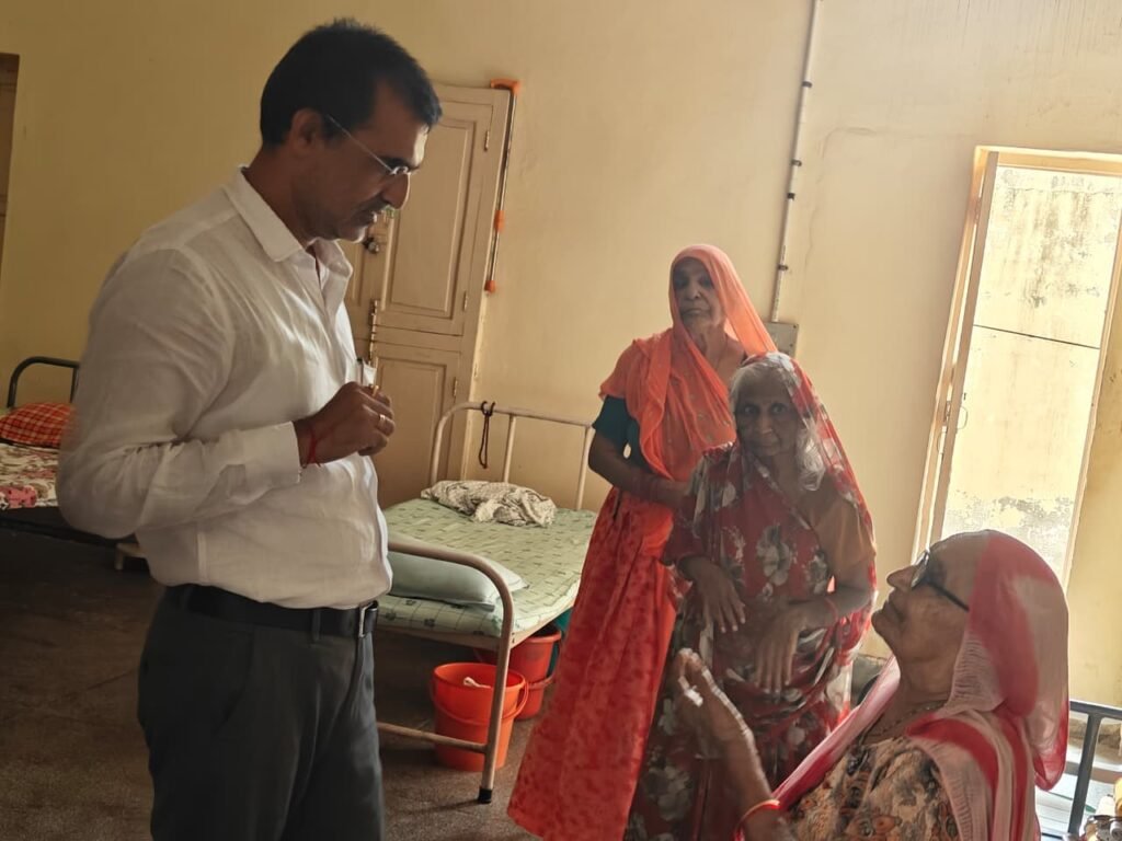 Vraddhaashrm  Sanchar Sarthi vraddhaashrm